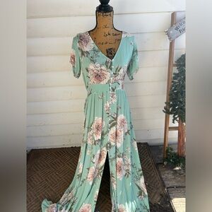 Gorgeous teal/ flower long dress 👗